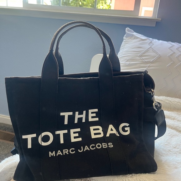 Marc Jacobs Black Classic Tote Collection
